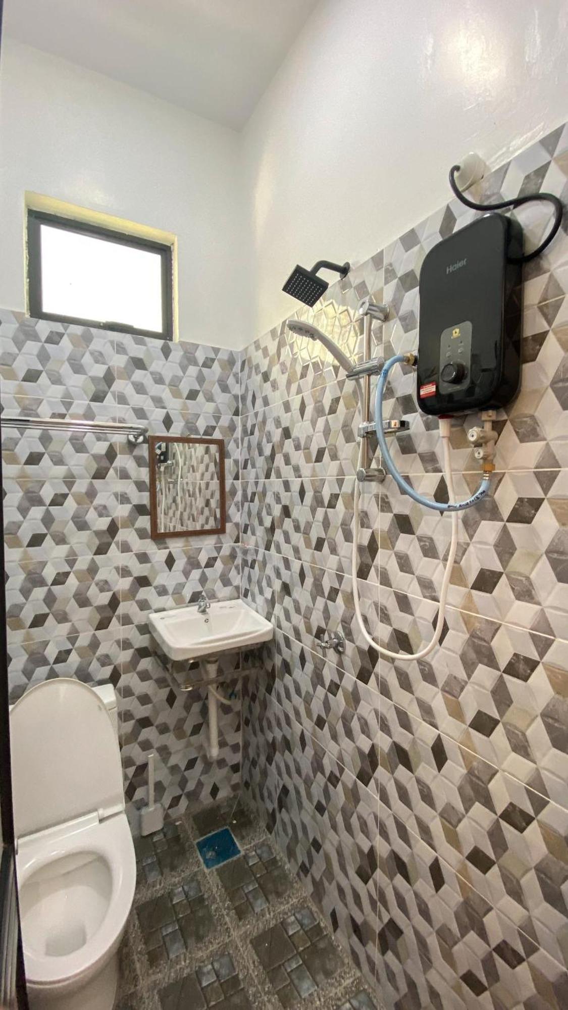 Eleven25 Roomstay 龙运 外观 照片