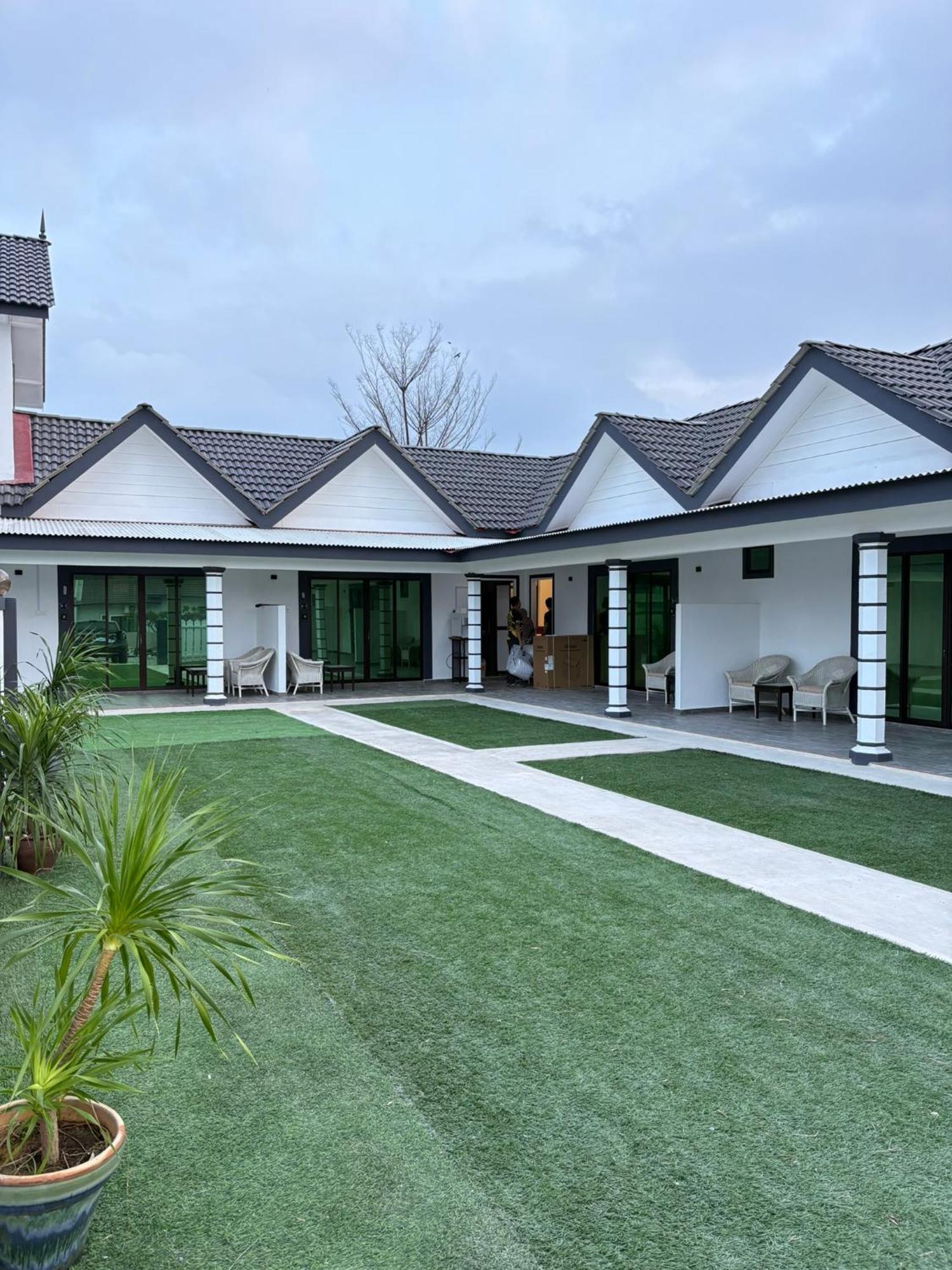 Eleven25 Roomstay 龙运 外观 照片
